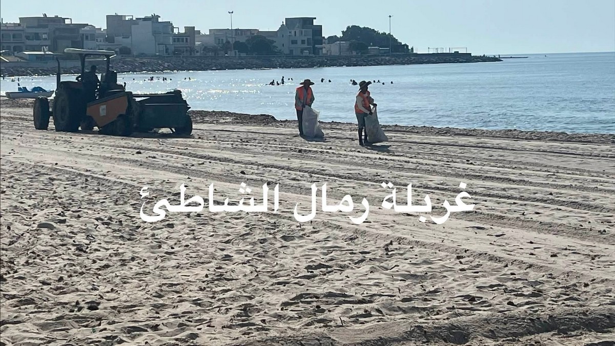 بلدية بني خيار تقوم بحملة واسعة لتنظيف شاطئ بني خيار و محيطه