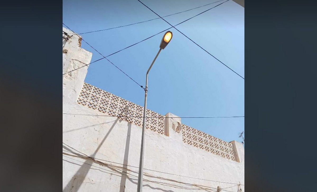 ستاغ  صفاقس : تقطع  الكهرباء فجرا وتترك الانارة العمومية نهارا ...