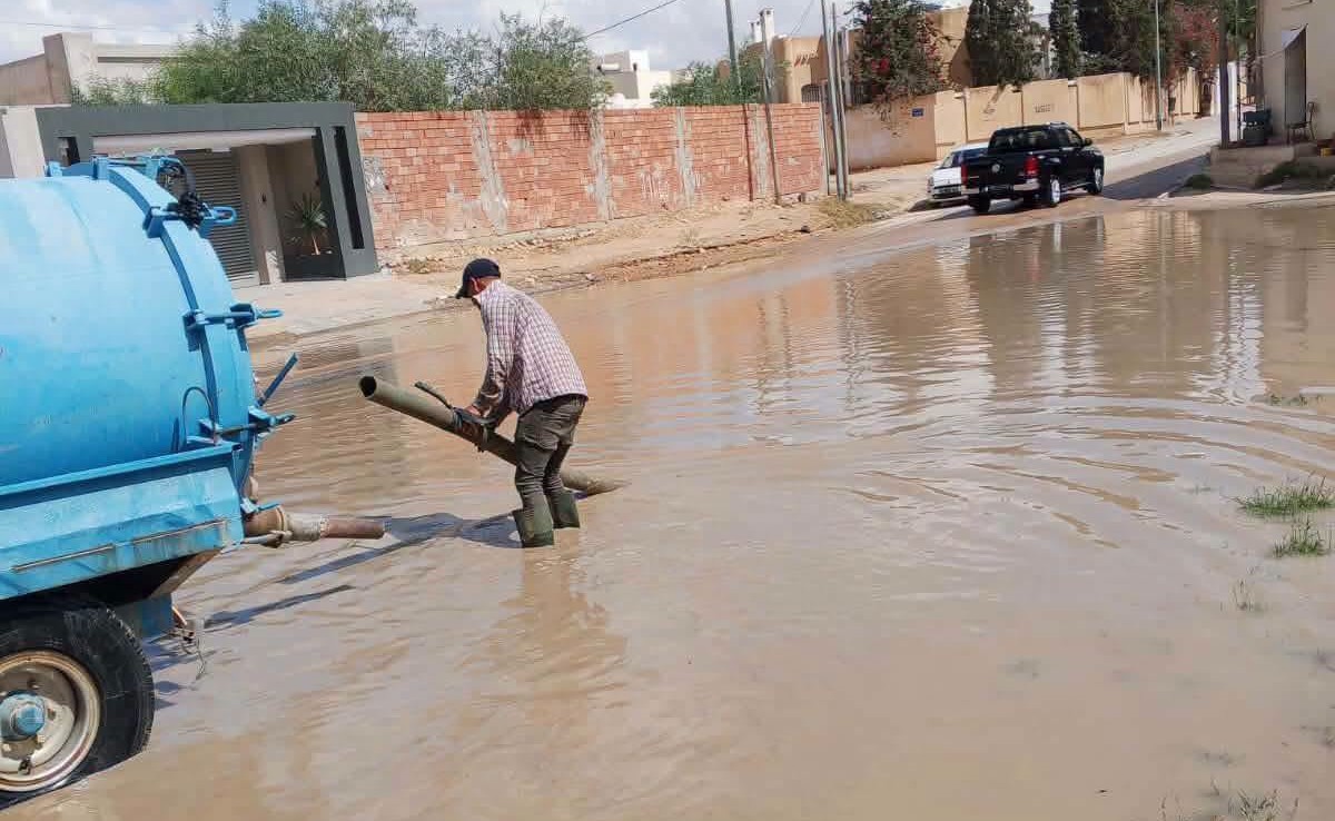 صفاقس بلدية العين تواصل تدخلاتها اليومية من اجل بيئة انظف ومدينة افضل