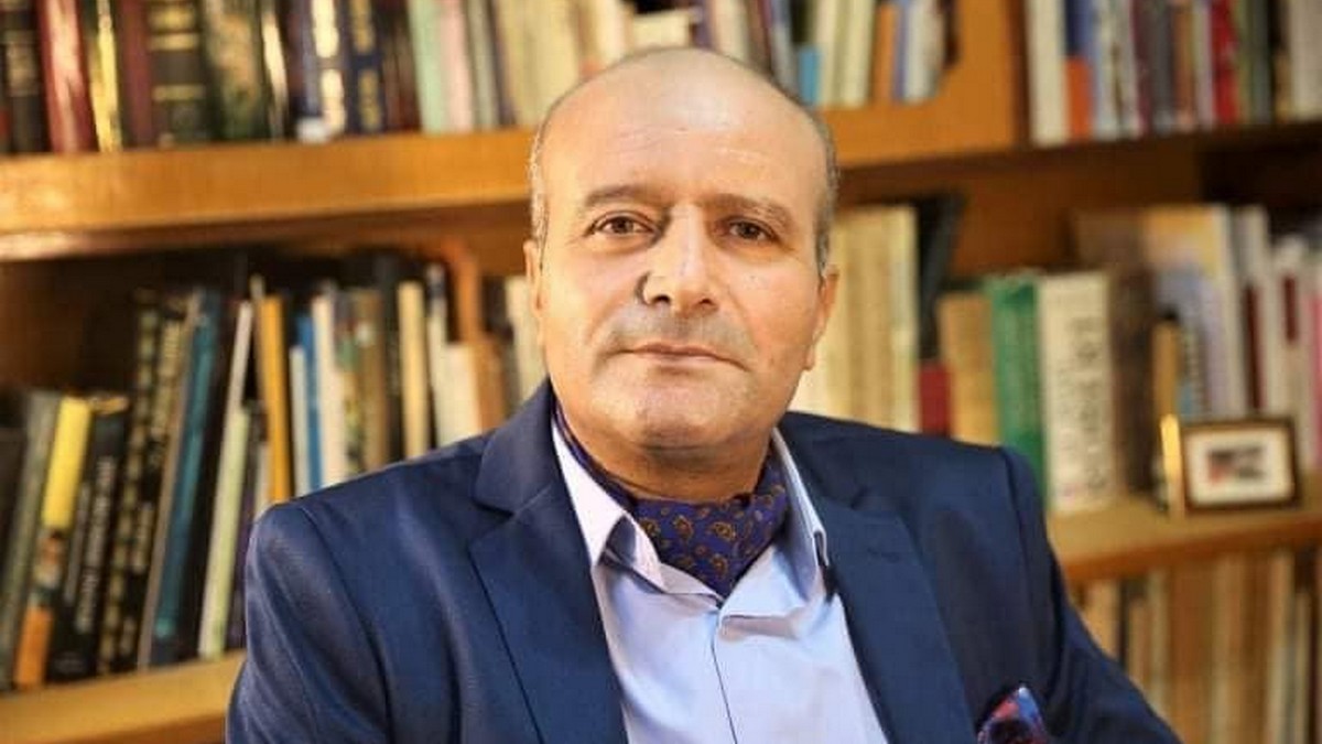 لا خير في شعب يصدّر الماء والغذاء والعقل البشري ، ثمّ يأكل من وراء البحار!....خليل  قويعة