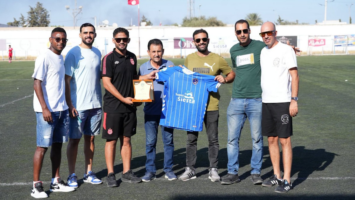 الهيئة المديرة للتقدم الرياضي بساقية الدائر تكرّم المدرّب علاء  الدين  عبّاس