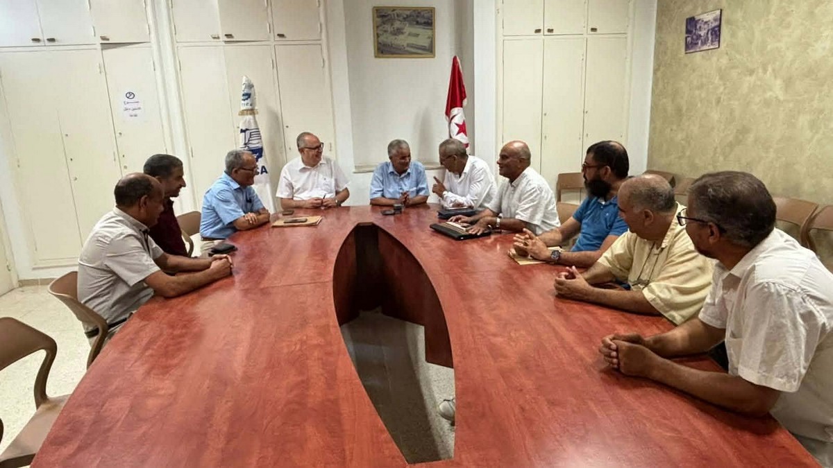 إمضاء عقد تسويغ المقر الجديد للإدارة الجهوية للمركز الوطني للجلود والأحذية بصفاقس