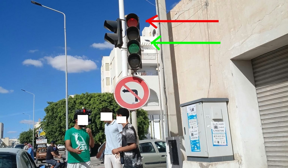 صفاقس : أضواء الاشارات المرورية باول طريق  قرمدة  ديمقراطية  جدّا