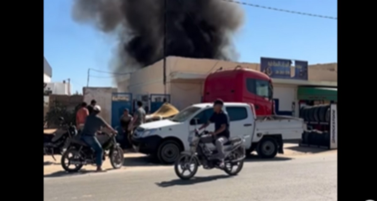 حريق في  احد  المحلات  بالقاصة  كلم 9 بين  قرمدة  وتنيور
