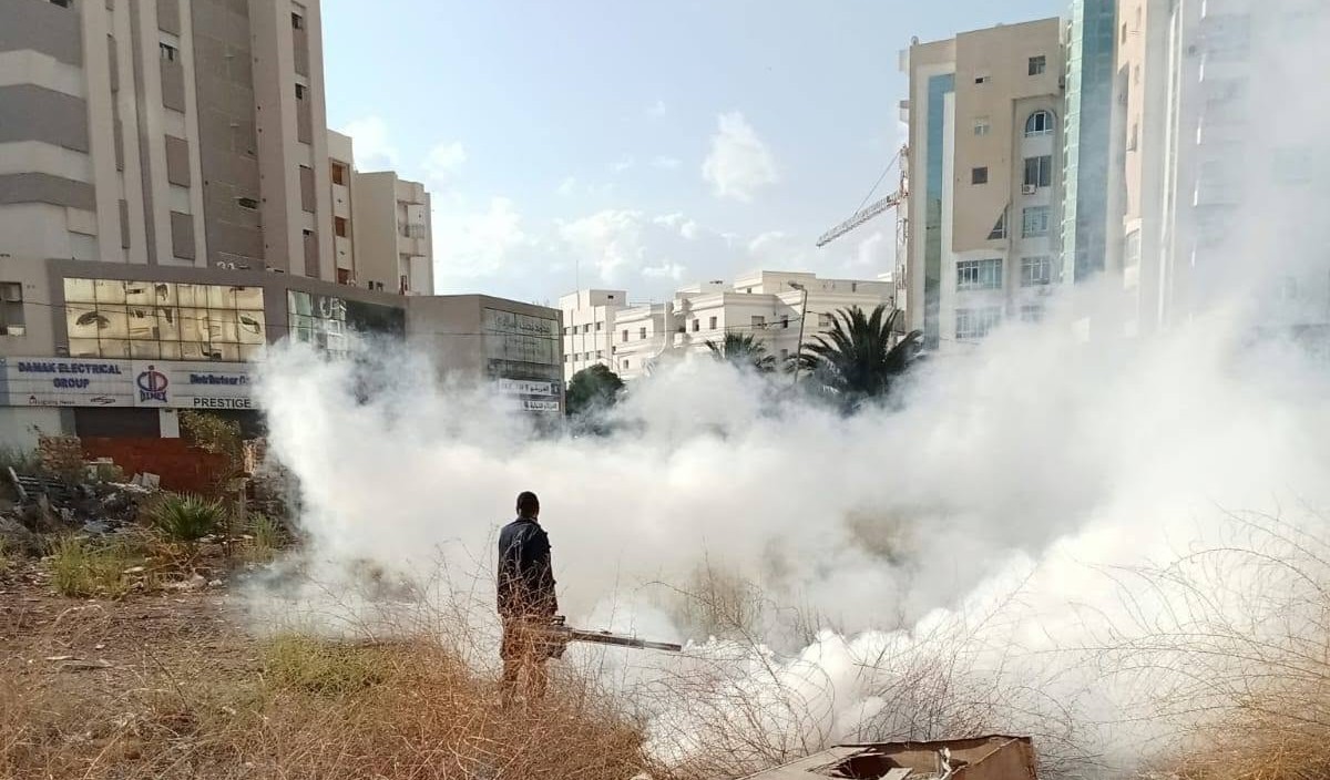 صفاقس :  تبخير ارض مهجورة بنهج الاطلس ومحيط مركز ضعاف البصر